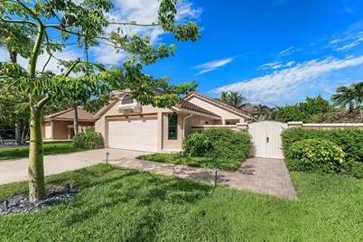 559 NW 38th Terrace, Deerfield Beach, FL 33442 - Photo 3