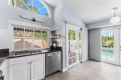 559 NW 38th Terrace, Deerfield Beach, FL 33442 - Photo 11