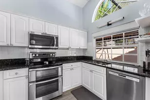 559 NW 38th Terrace, Deerfield Beach, FL 33442 - Photo 9