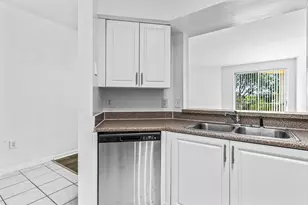 1977 Brandywine Rd, West Palm Beach, FL 33409 - Photo 3