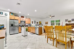 953 Northeast Trailside Run, Port Saint Lucie, FL 34983 - Photo 5