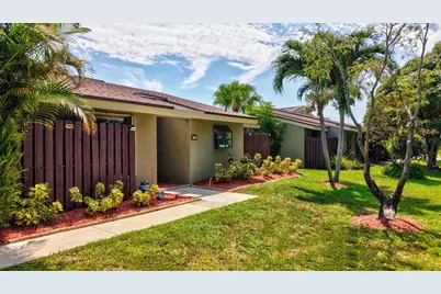 204 Meadows Drive, Boynton Beach, FL 33436 - Photo 3