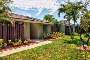 204 Meadows Dr, Boynton Beach, FL 33436 - Photo 3