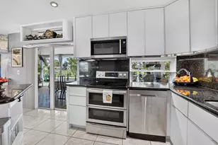 11078 Delta Cir, Boca Raton, FL 33428 - Photo 9