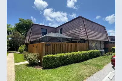 7542 Courtyard Run E, Boca Raton, FL 33433 - Photo 1