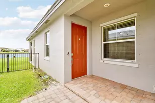 8292 NW Greenbank Cir, Port Saint Lucie, FL 34987 - Photo 3