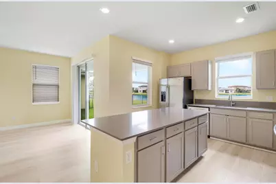 8292 NW Greenbank Circle, Port Saint Lucie, FL 34987 - Photo 11