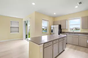 8292 NW Greenbank Cir, Port Saint Lucie, FL 34987 - Photo 11
