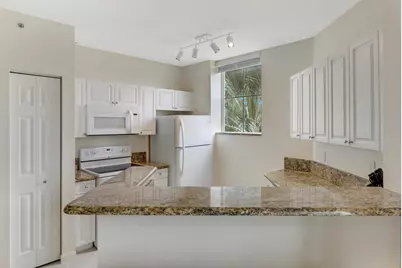 630 S Sapodilla Avenue S #411, West Palm Beach, FL 33401 - Photo 3