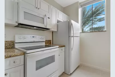 630 S Sapodilla Avenue S #411, West Palm Beach, FL 33401 - Photo 5