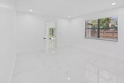 520 NW 43rd Avenue, Plantation, FL 33317 - Photo 17