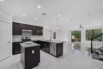 10306 Wellington Parc Drive, Wellington, FL 33449 - Photo 7