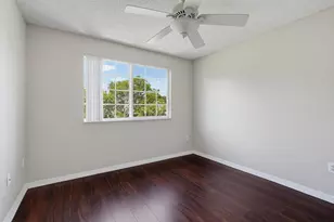 400 Crestwood Ct N, Royal Palm Beach, FL 33411 - Photo 11