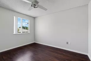 400 Crestwood Ct N, Royal Palm Beach, FL 33411 - Photo 9