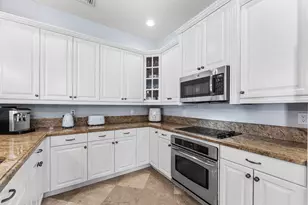 115 Via Poinciana Ln, Boca Raton, FL 33487 - Photo 13