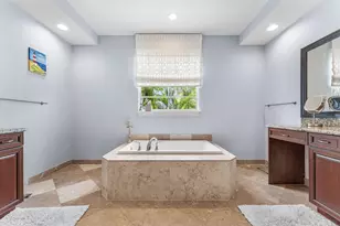 115 Via Poinciana Ln, Boca Raton, FL 33487 - Photo 23