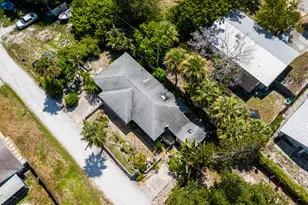 1076 NE Banyan Tree Dr, Jensen Beach, FL 34957 - Photo 21