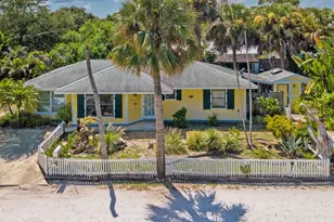 1076 NE Banyan Tree Dr, Jensen Beach, FL 34957 - Photo 27