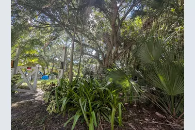 8835 104th Court, Vero Beach, FL 32967 - Photo 5