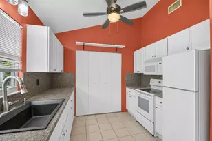 207/227 Ethelyn Dr, West Palm Beach, FL 33415 - Photo 13
