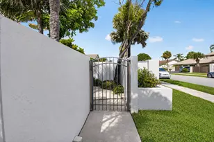 2802 SW 6th St, Delray Beach, FL 33445 - Photo 3