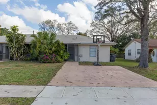 1348 Riverside Cir, Wellington, FL 33414 - Photo 1