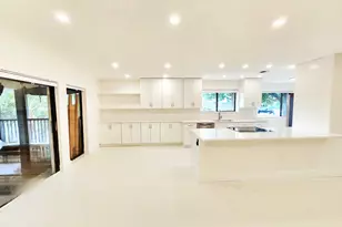 30 Pelican Pointe Dr, Delray Beach, FL 33483 - Photo 5