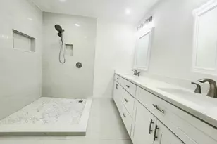 30 Pelican Pointe Dr, Delray Beach, FL 33483 - Photo 25