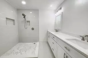 30 Pelican Pointe Dr, Delray Beach, FL 33483 - Photo 23