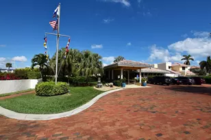 30 Pelican Pointe Dr, Delray Beach, FL 33483 - Photo 55