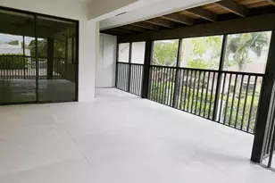 30 Pelican Pointe Dr, Delray Beach, FL 33483 - Photo 27