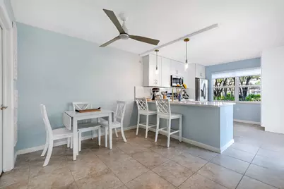 38 Essex Court #Unit d, Royal Palm Beach, FL 33411 - Photo 3
