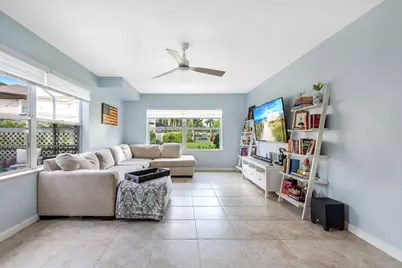 38 Essex Court #Unit d, Royal Palm Beach, FL 33411 - Photo 7