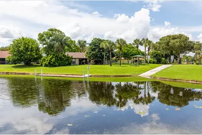 12764 Westhampton Circle, Wellington, FL 33414 - Photo 23