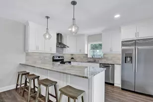 35 SE Beech Tree Ln, Stuart, FL 34994 - Photo 1