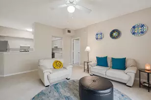 350 Crestwood Cir, Royal Palm Beach, FL 33411 - Photo 7