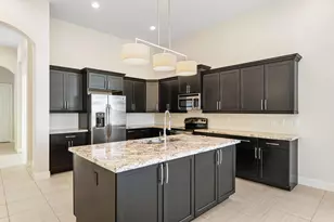241 SE Fascino Cir, Port Saint Lucie, FL 34984 - Photo 5