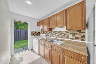 237 SW 5th Street #4D, Deerfield Beach, FL 33441 - Photo 11