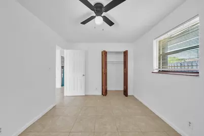 237 SW 5th Street #4D, Deerfield Beach, FL 33441 - Photo 9
