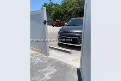 1470 N Dixie Highway N #10, Fort Lauderdale, FL 33304 - Photo 23