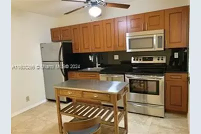 1470 N Dixie Highway N #10, Fort Lauderdale, FL 33304 - Photo 5