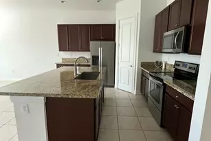 1393 SW 115th Ave, Pembroke Pines, FL 33025 - Photo 5
