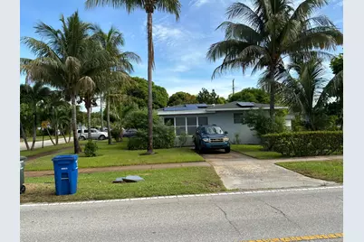 105 4th Street #105, Lake Park, FL 33403 - Photo 1