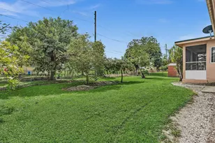 135 SW 7th Ave, South Bay, FL 33493 - Photo 47