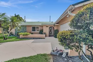 135 SW 7th Ave, South Bay, FL 33493 - Photo 5