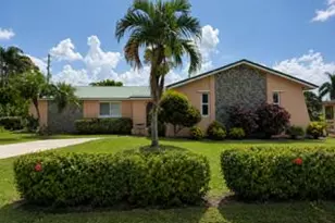 135 SW 7th Ave, South Bay, FL 33493 - Photo 1