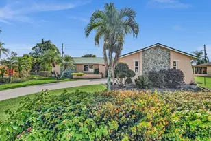 135 SW 7th Ave, South Bay, FL 33493 - Photo 3