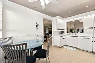 6013 Sunny Pointe Cir, Delray Beach, FL 33484 - Photo 11