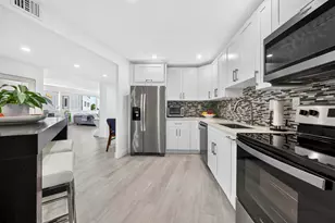 3000 Holiday Dr, Fort Lauderdale, FL 33316 - Photo 23