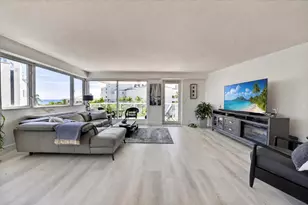 3000 Holiday Dr, Fort Lauderdale, FL 33316 - Photo 9
